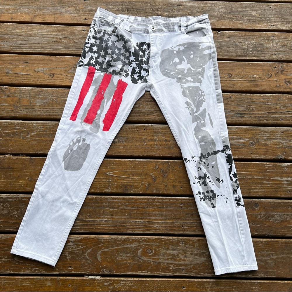 Only worn 1 time, white American flag, size 42 #A352422